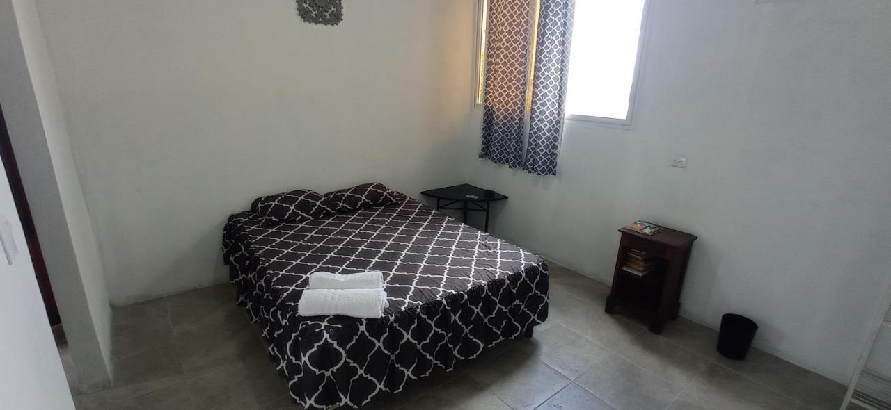 Casa Zoila Hospedaje Frente Al Lago Lakefront Lodging Leilighet Flores Rom bilde